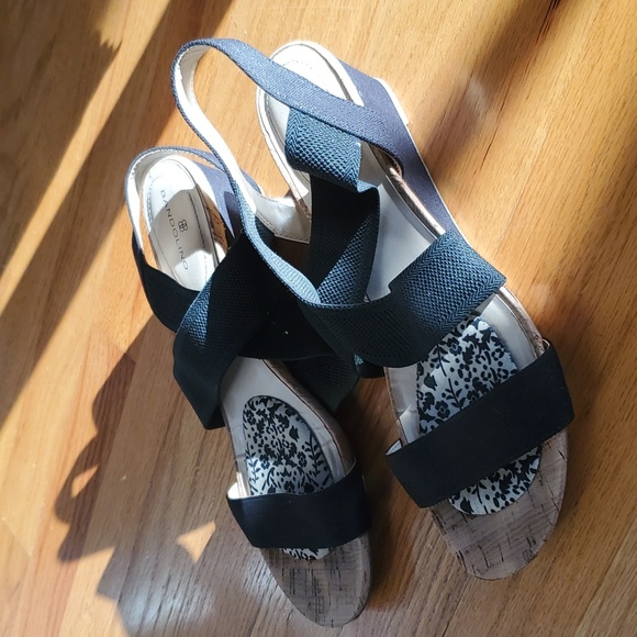 Bandolino Womens Size 10 Black Wedge Sandals criss-cross strap "Kenly" style - Picture 2 of 7